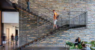 Vassar College Bridge For Laboratory Sciences Integrated Science Commons by Ennead Architects. Photo: Richard Barnes.