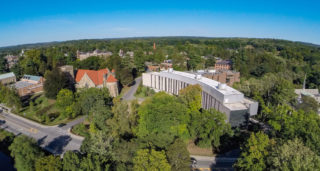 Vassar College Bridge For Laboratory Sciences Integrated Science Commons by Ennead Architects. Photo: Richard Barnes.