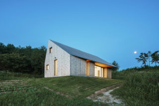 Project: Shear House (Environment Sensitive Typology). Architect: stpmj Architecture. Photo: Song Yousub.