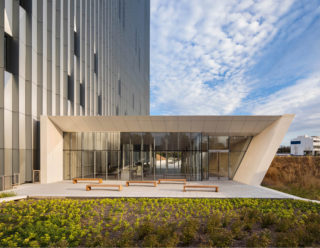 Project: Public Safety Answering Center II. Architect: Skidmore Owings & Merrill. Landscape Architect: Thomas Balsley Associates. Photo: SOM/Albert Vecerka | Esto.