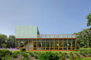 Green House by Roger Ferris + Partners, in Bridgehampton, NY. Photo: Paúl Rivera.