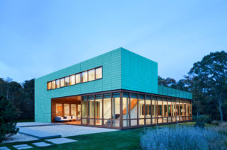 Green House by Roger Ferris + Partners, in Bridgehampton, NY. Photo: Paúl Rivera.