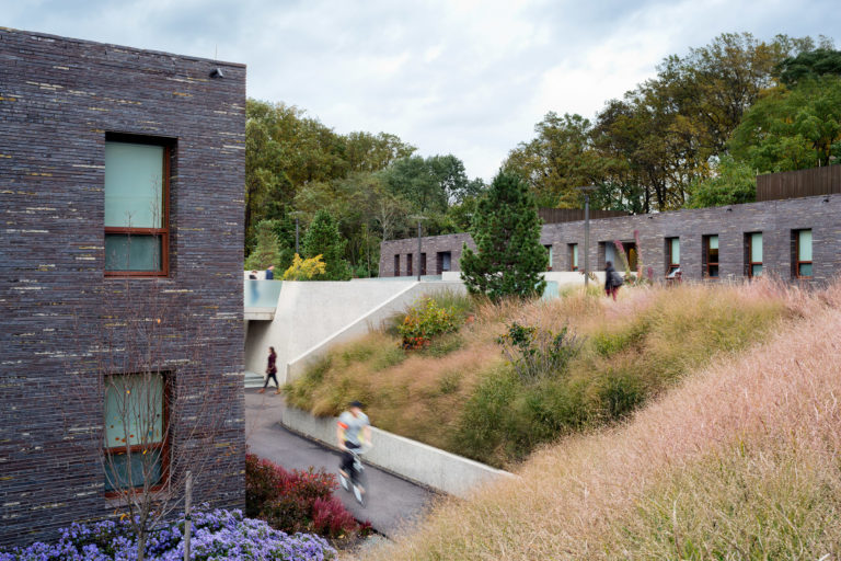 Project: Kim and Tritton Residence Halls, Haverford College. Architect: Tod Williams Billie Tsien Architects | Partners. Landscape Architect: Mathews Nielsen Landscape Architects. Photo: Michael Moran/OTTO.