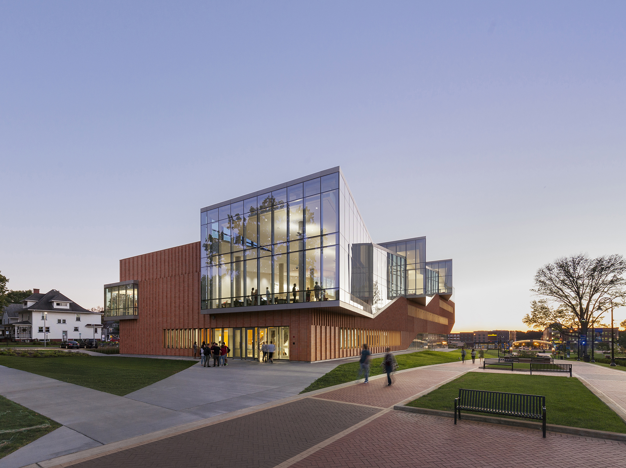 Kent State Center for Architecture and Environmental Design by WEISS/MANFREDI Architecture/Landscape/Urbanism with Richard L. Bowen + Associates and Knight and Stolar. Credit: Albert Vecerka/Esto.