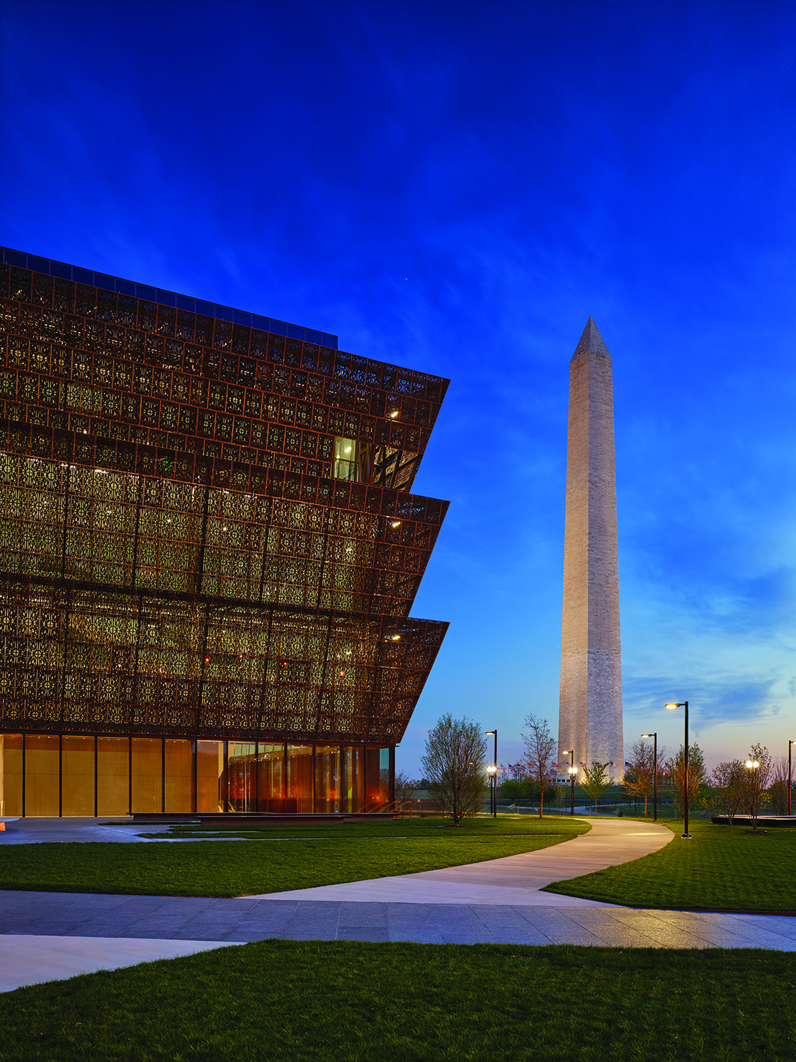 Smithsonian National Museum of African American History & Culture by Freelon Adjaye Bond/SmithGroupJJR (The Freelon Group, Adjaye Associates, Davis Brody Bond, and SmithGroupJJR). Credit: Alan Karchmer; rights held by The Smithsonian Institution.