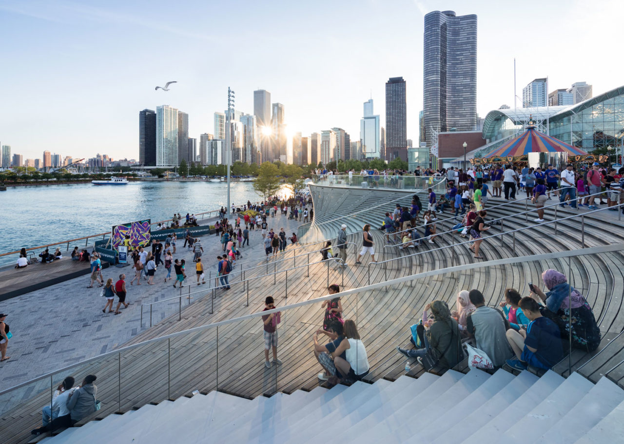 Pierscape renovation and architectural design for the Chicago Navy Pier by nARCHITECTS. Masterplan and lead design of pier by James Corner Field Operations. Photo: Iwan Baan.