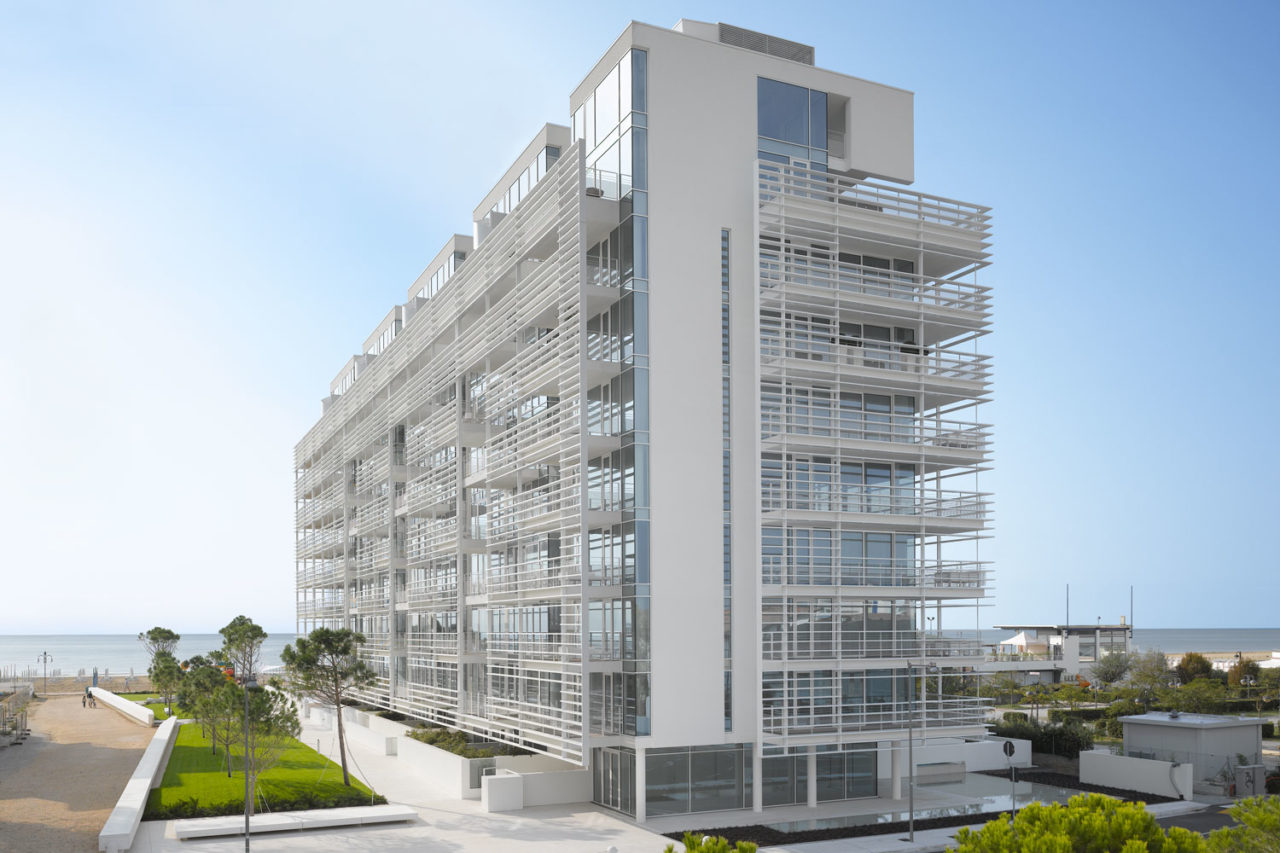 Jesolo Lido Condominium, Jesolo Lido, Italy. Photo: Roland Halbe