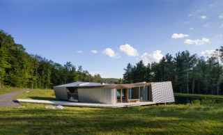 Ephemeral Edge by Dean/Wolf Architects and Reed Hilderbrand. Photo: Paul Warchol/Dean/Wolf Architects.