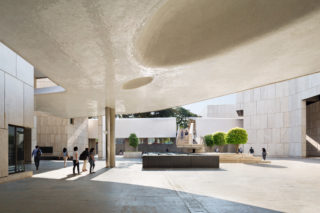 Tata Consultancy Services, Banyan Park by Tod Williams Billie Tsien Architects | Partners and Somaya & Kalappa Consultants. Photo: Michael Moran/Tod Williams Billie Tsien Architects | Partners.