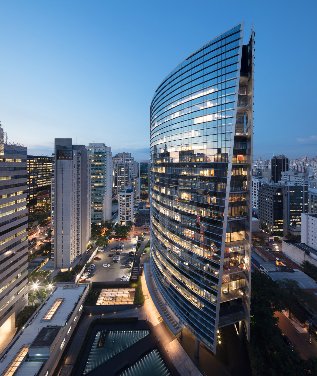 Infinity Tower, Sao Paulo, Brazil. Photo: H.G. Esch.