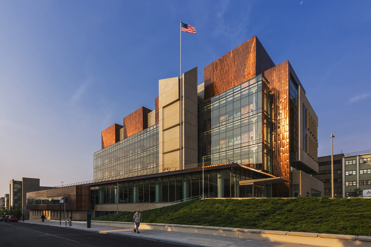 The Staten Island Courthouse by Ennead Architects, a 2017 Archtober Building of the Day. Image credit: Jeff Goldberg / Esto.