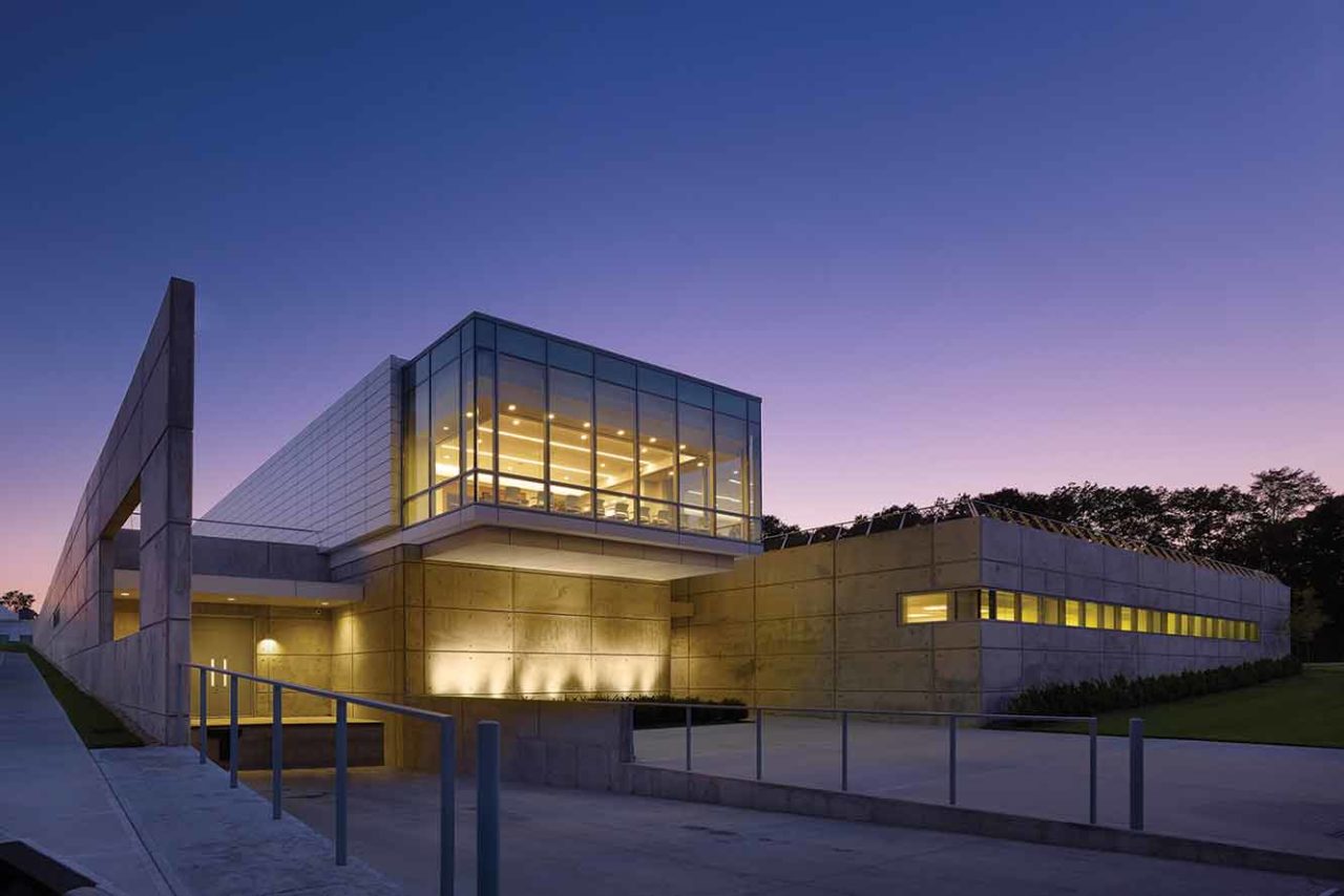 HBO, Happauge, NY. Photo: Halkin Architectural Photography.