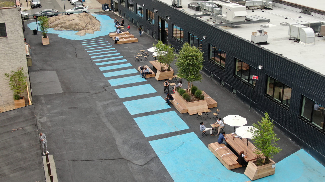 LIC pedestrian plaza by Mapos Architecture and Design. Image credit: Andrey Mironov.