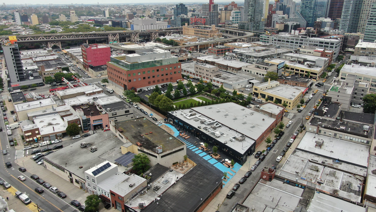 LIC pedestrian plaza by Mapos Architecture and Design. Image credit: Andrey Mironov.
