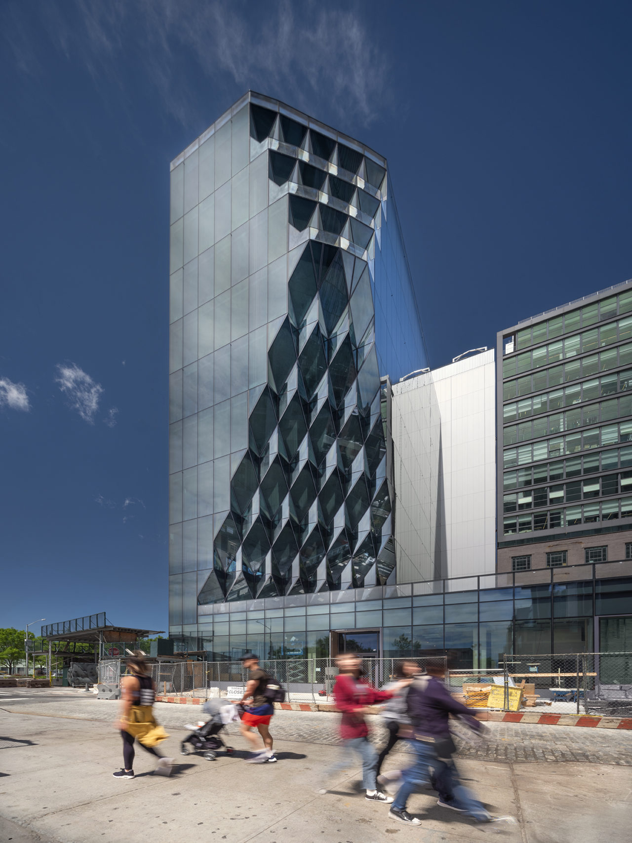 Solar Carve (40 Tenth Avenue) by Studio Gang. Image credit: Nic Lehoux.