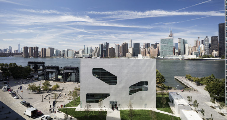 Hunters Point Library by Steven Holl Architects. Image credit: Paul Warchol.