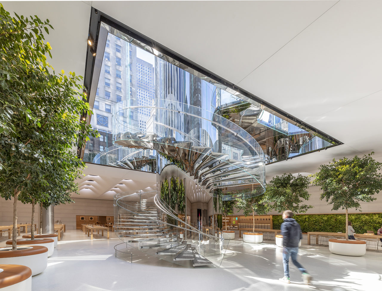 Apple Fifth Avenue by Foster + Partners. Image credit: Aaron Hargreaves/Foster +Partners.
