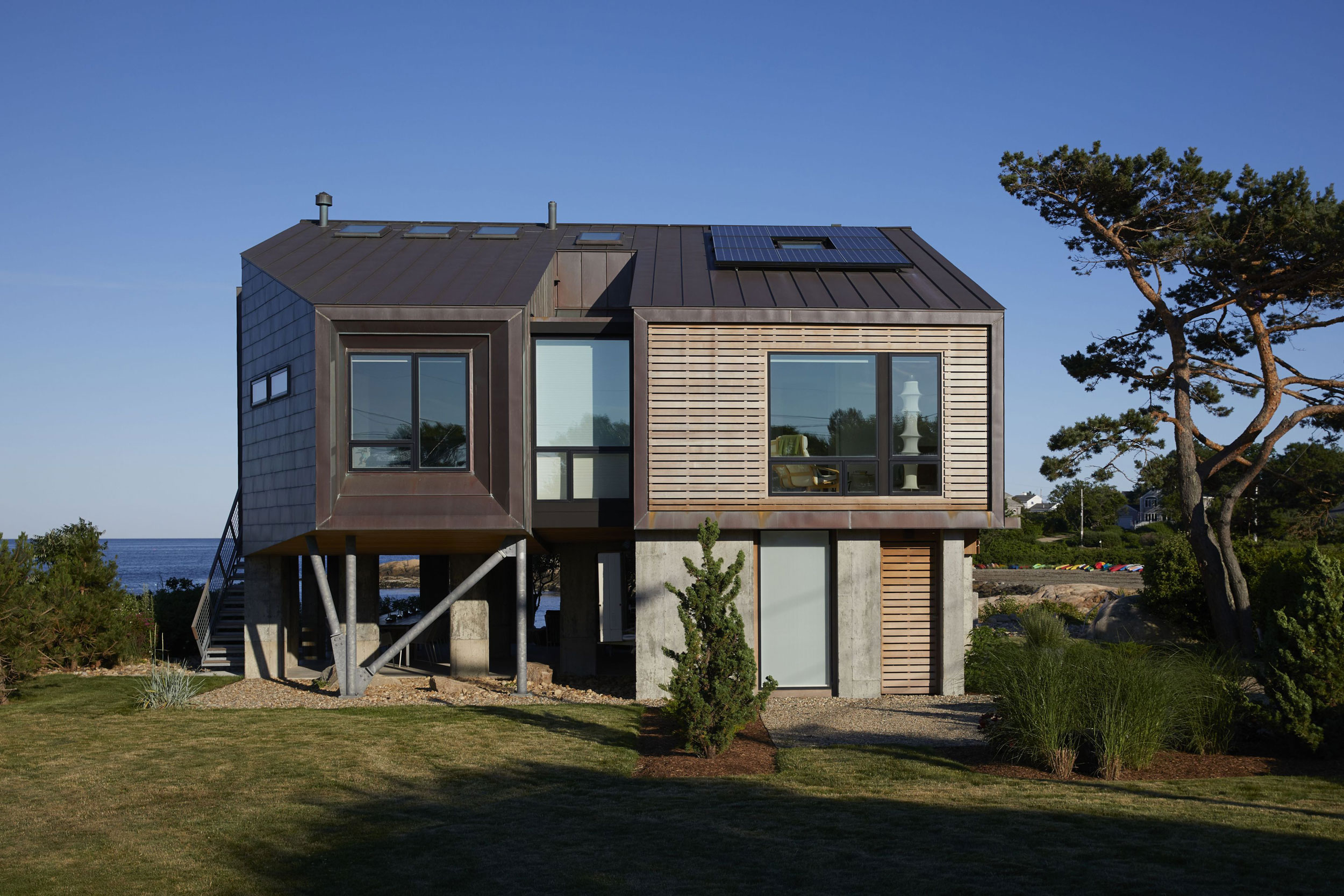 Gap Cove House by Ruhl Studio Architects. Photo: Chris Becker/Michael Graydon+Nikole Herriott.