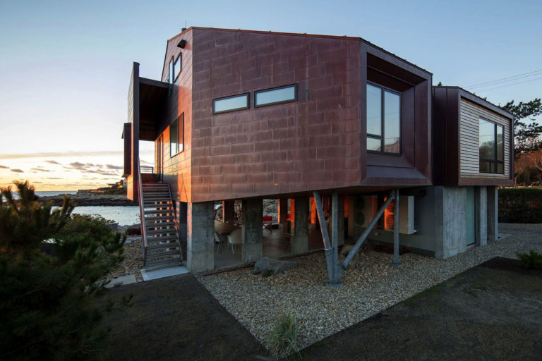 Gap Cove House by Ruhl Studio Architects. Photo: Chris Becker/Michael Graydon+Nikole Herriott.