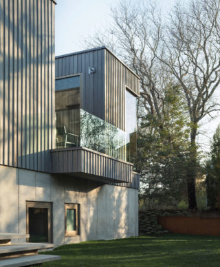 Montauk House by Desai Chia Architeture. Photo: Paul Warchol.