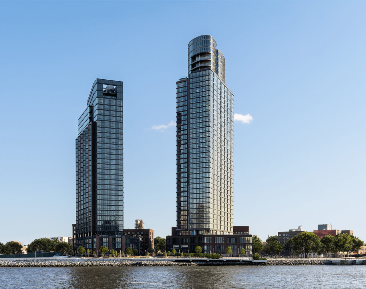 1 Blue Slip and 2 Blue Slip at Greenpoint Landing by Handel Architects. Photo: QualsBenson. 