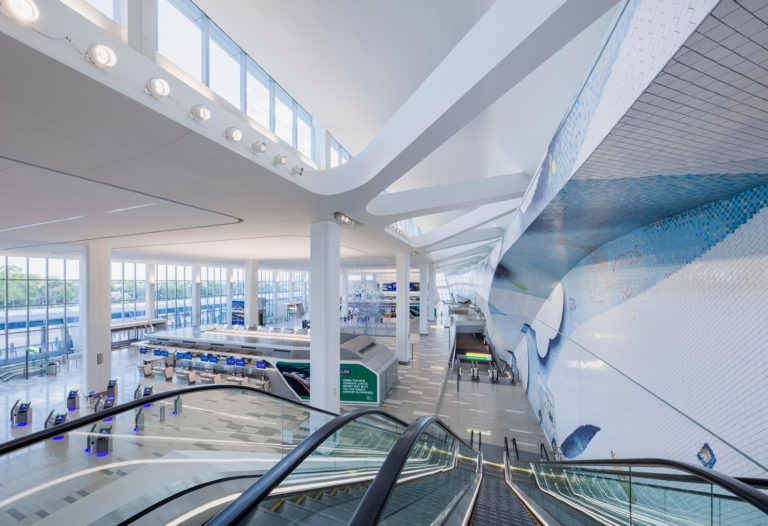 Arrivals and Departures Hall at LaGuardia Airport’s Terminal B by HOK and WSP USA. Photo: Jeff Goldberg/Esto courtesy of LaGuardia Gateway Partners 