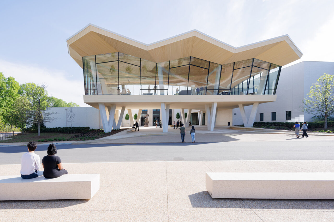  Arkansas Museum of Fine Arts by Studio Gang with SCAPE. Photo: Iwan Baan. 