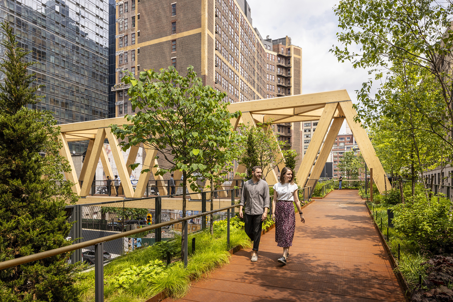 High Line–Moynihan Connector by Skidmore, Owings & Merrill and James Corner Field Operations. Photo: © Andrew Frasz. 