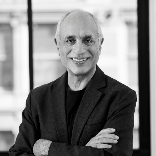 Headshot of Jonathan Cohn