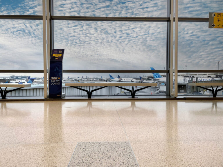 Newark Liberty International Airport, Terminal C, Recomposure Benches