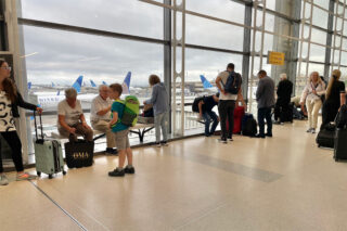 Newark Liberty International Airport, Terminal C, Recomposure Benches