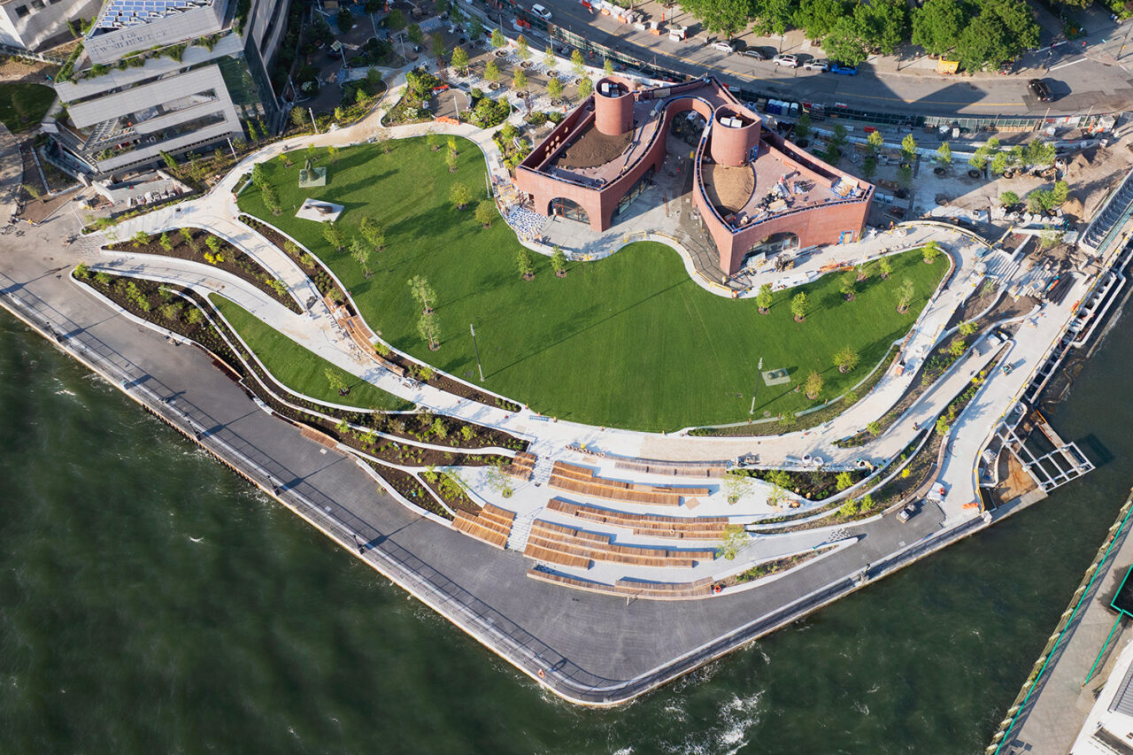Robert F. Wagner, Jr. Park by Thomas Phifer and Partners and AECOM in Manhattan, NY. Photo: Allan Onderchain, courtesy of Battery Park City Authority.
