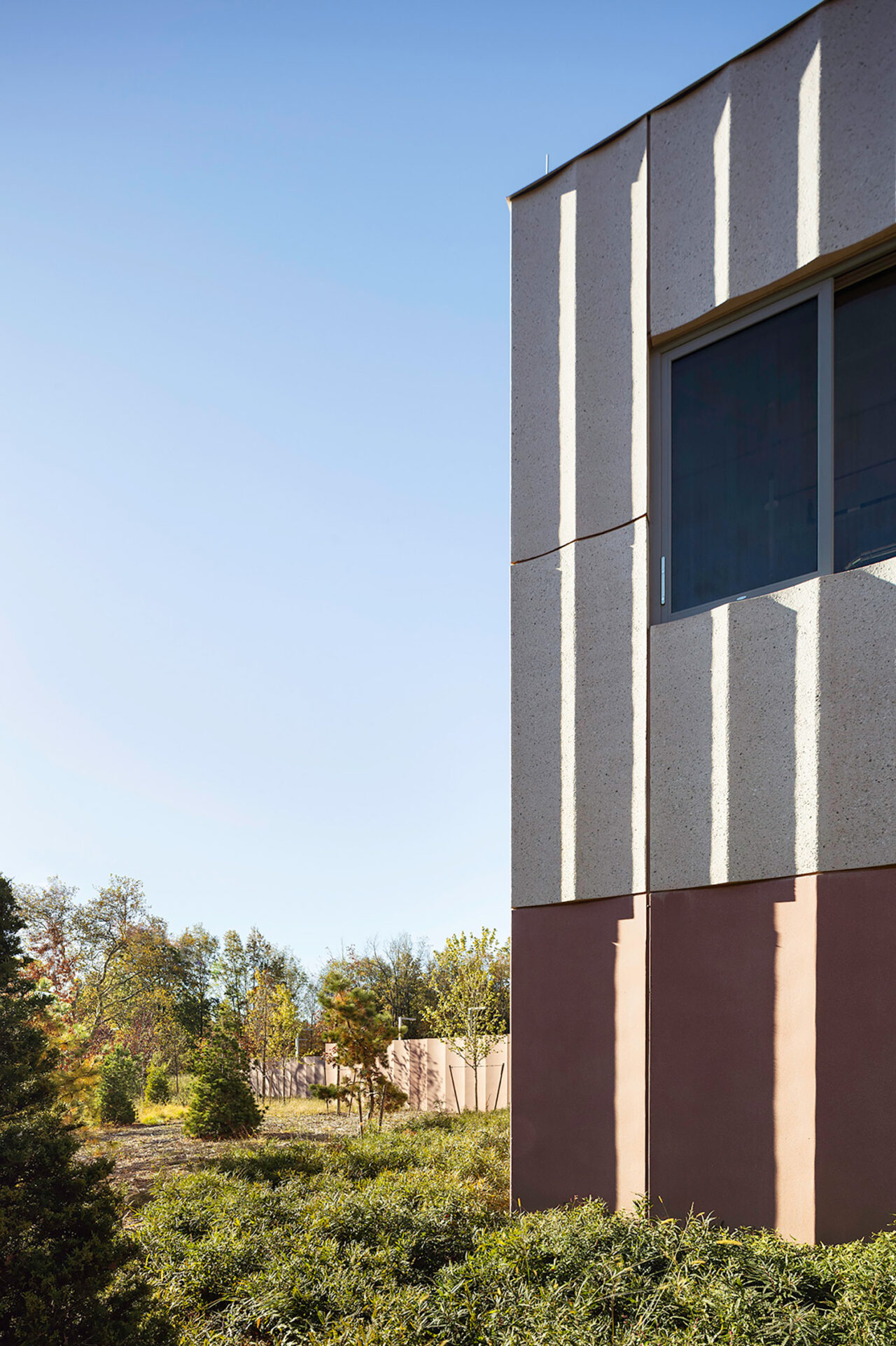 Orchard Beach Parks Facility by nArchitects in the Bronx, NY. Photo: Michael Moran.