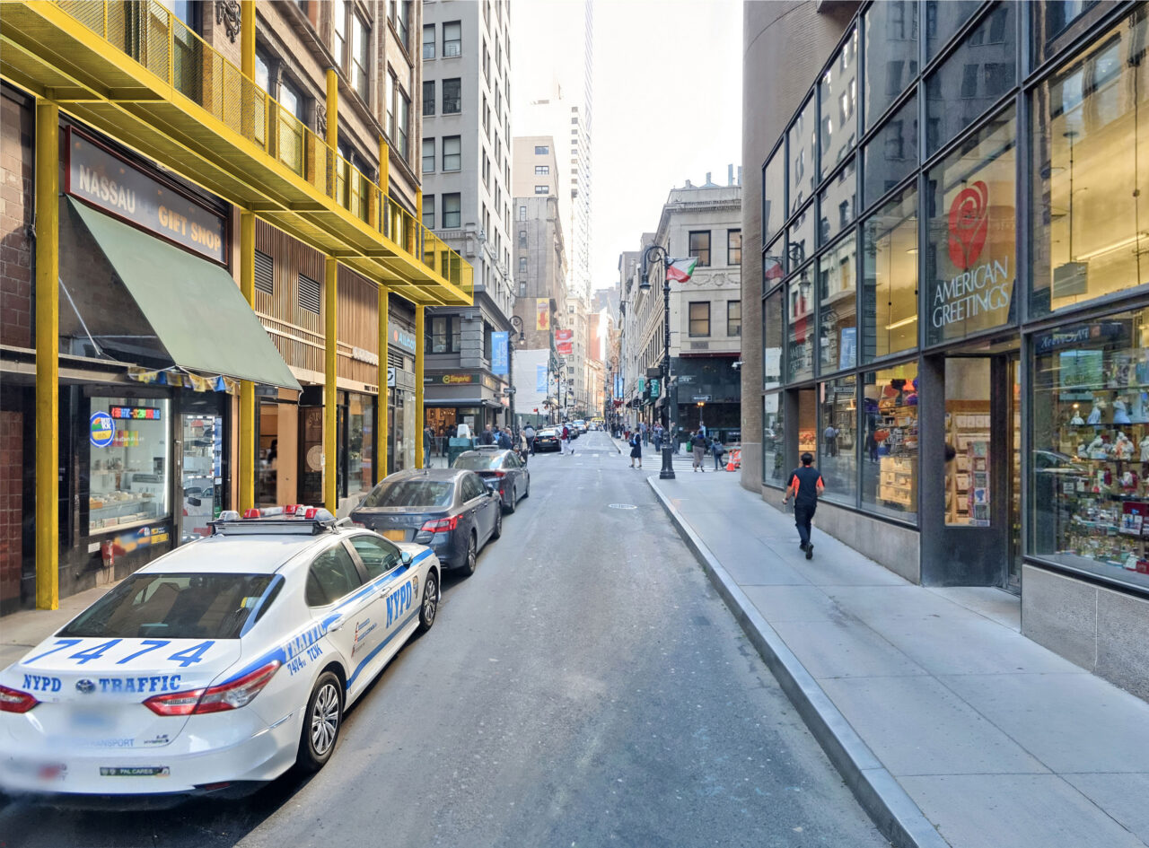 Arup’s Air Shed design eliminates sidewalk columns altogetherby tying back into the building structure, an approach inspired bymodular shelving systems and suited to especially narrow sidewalks. Photo: courtesy Arup.