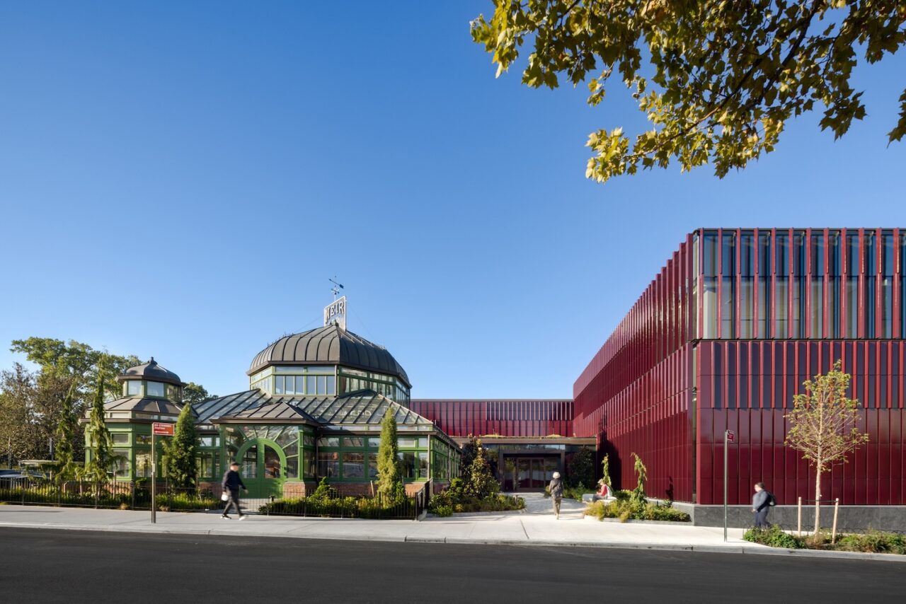 ARO’s 17,000-square-foot, L-shaped education and visitor center nestles around the restored historic Victorian greenhouse.