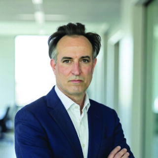 Chris Sawyer headshot 300dpi crop