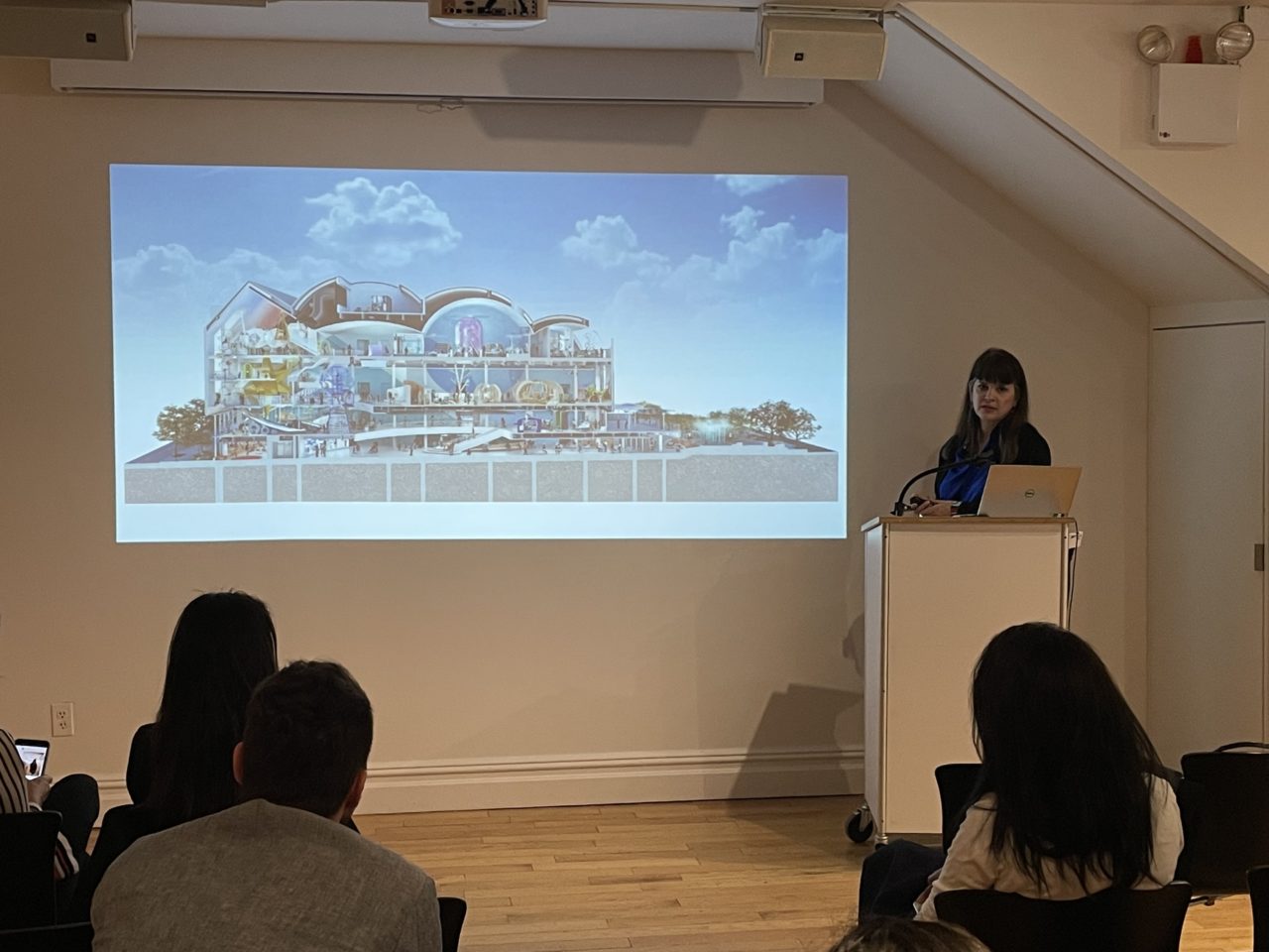 220603 WIA MorningLeadershipTalk ElaineMolinar (13)