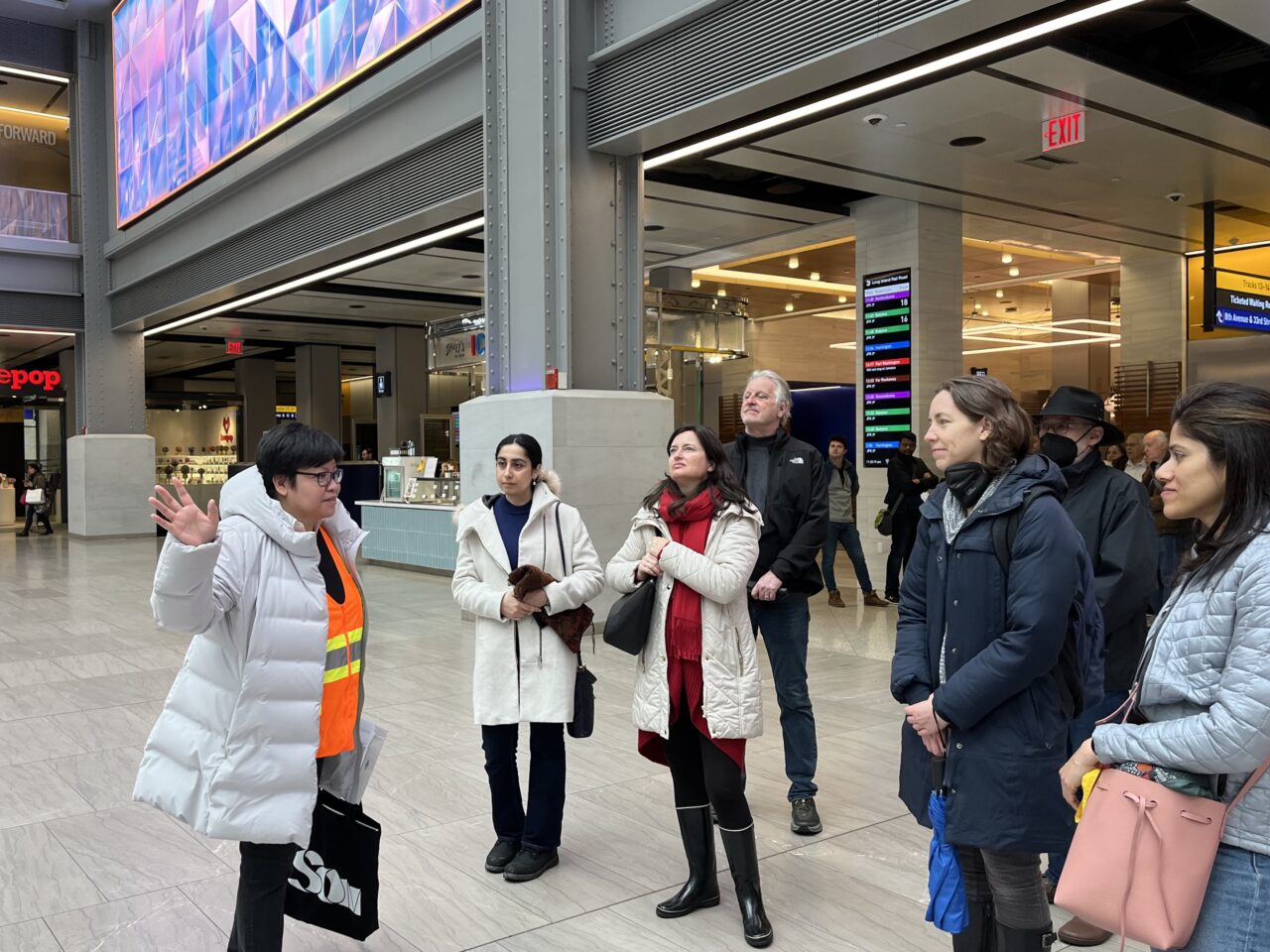 230311 WIA TI MoynihanTrainHall AmtrakMetLounge Selected Photos (23)