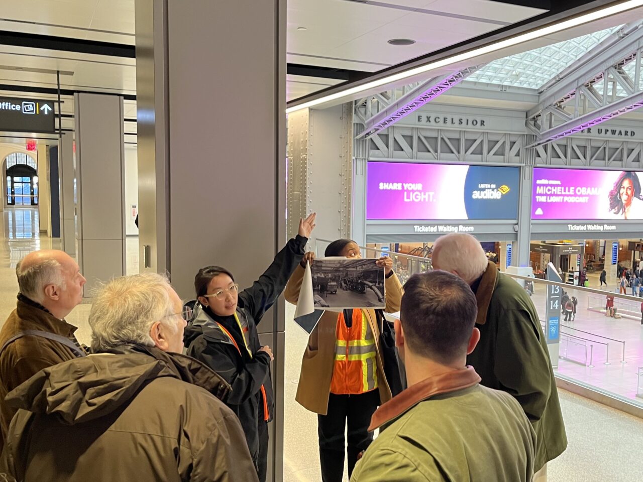 230311 WIA TI MoynihanTrainHall AmtrakMetLounge Selected Photos (6)